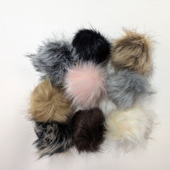 pompon acrylique 8 cm